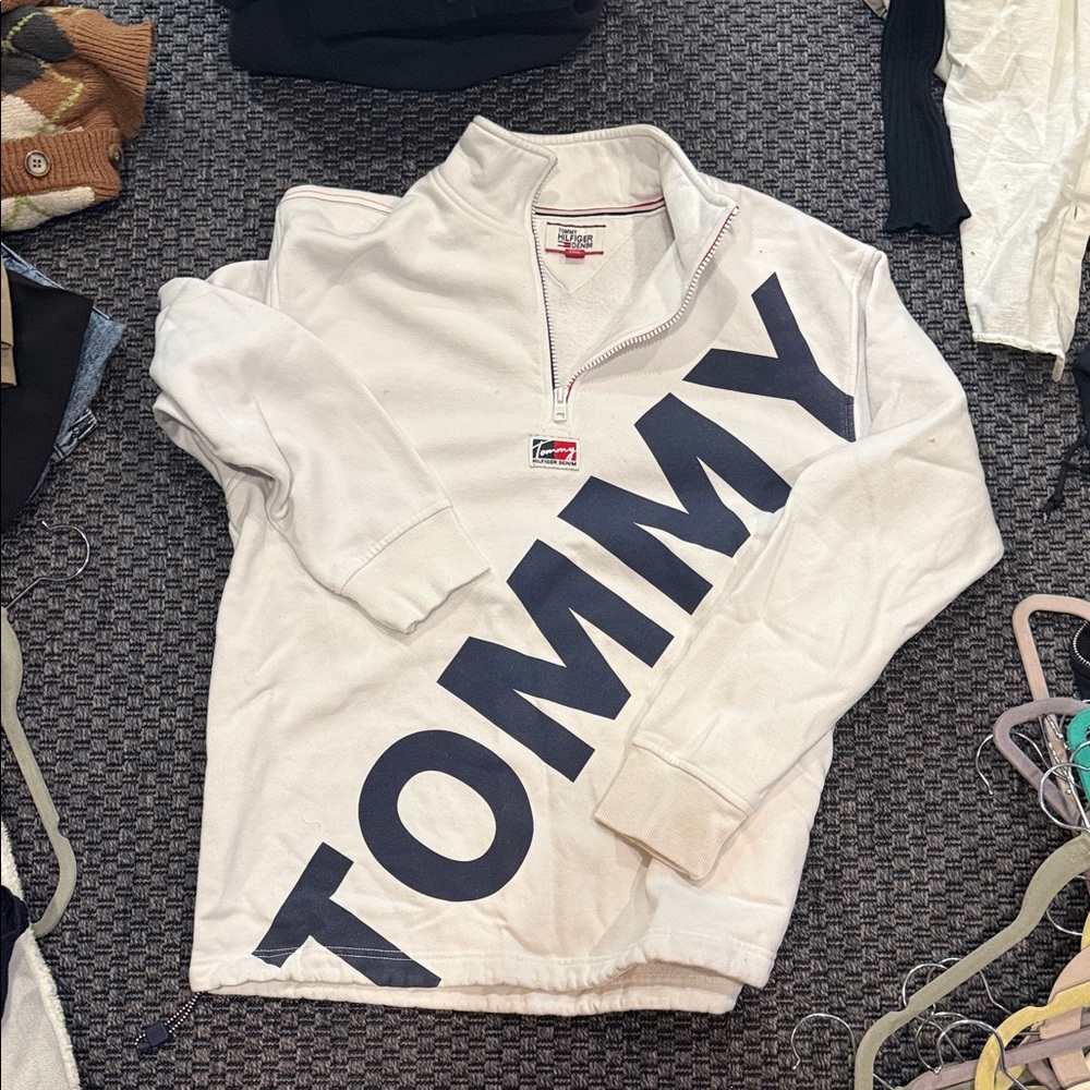 Tommy Hilfiger White and Black Logo Pullover